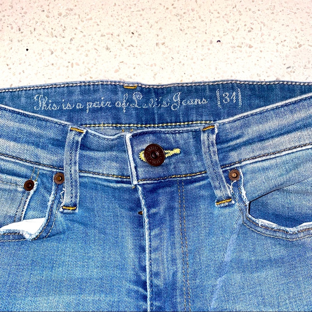 Levi’s light wash jeans with stretch